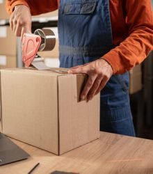 360_F_628152814_UihI8S1wS186lv7cOWbZeSsFgLBpfcOK (1)